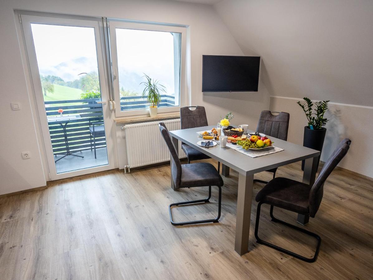 Apartmaji Pr Smolet Шкофья-Лока Экстерьер фото